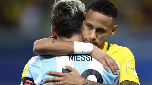 Messi y Neymar en un enfrentamiento de selecciones.