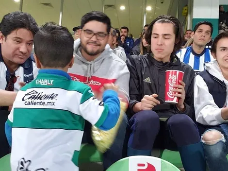 Pequeño fanático de Santos felicitó a fans de Monterrey