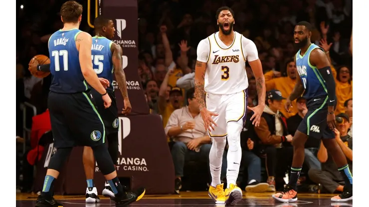 Dallas Mavericks v Los Angeles Lakers