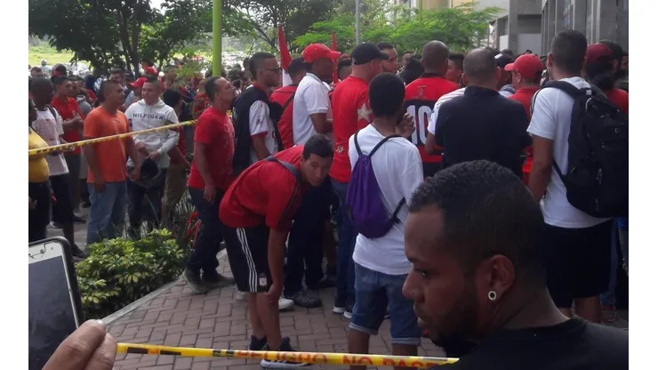 Hinchas del América de Cali se ‘rebotan’ al saber que se acabó la boletería