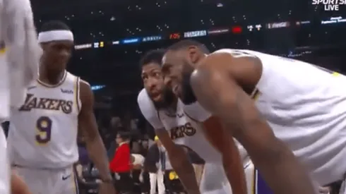 Vídeo: LeBron se picó con sus compañeros y los destrozó en el entretiempo