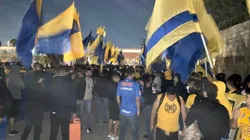 Una multitud de Tigres recibió al camión antes del duelo con América