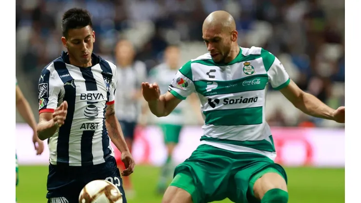 Maxi Meza jugó un mal primer tiempo y Twitter no lo perdonó