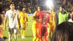 ¡Compañerismo! El gesto de Ochoa con Salcedo