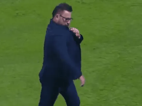 Mohamed se besó el escudo de Rayados apenas pasó a la Semifinal