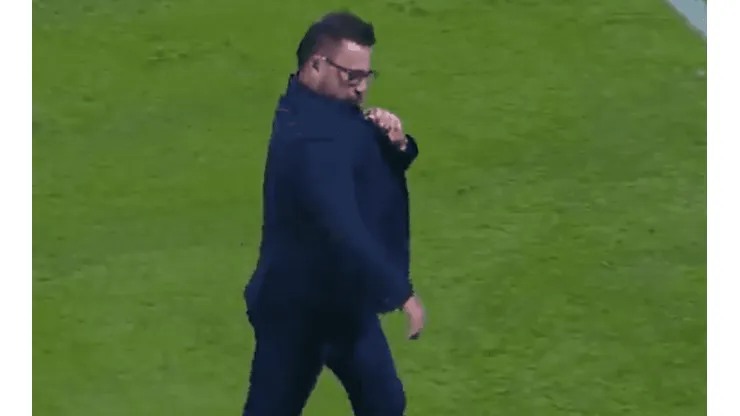 Mohamed se besó el escudo de Rayados apenas pasó a la Semifinal