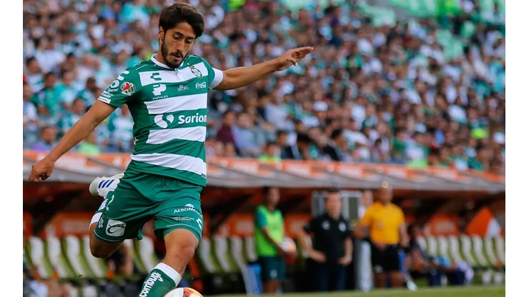 Santos anunció a Abella como titular y fue tendencia en Twitter
