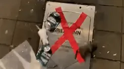 No fue bien recibido: hinchas del Atlético vandalizaron la placa de Griezmann