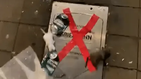 No fue bien recibido: hinchas del Atlético vandalizaron la placa de Griezmann