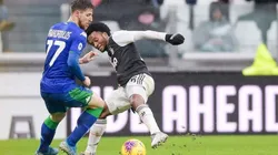 El grosero error de Cuadrado que terminó en gol del Sassuolo contra la 'Juve'