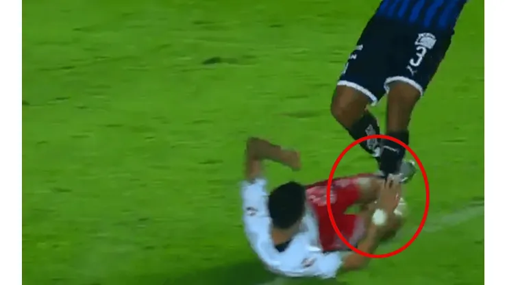 La roja a Romo a los 45 le quitó ilusión a Querétaro contra Necaxa