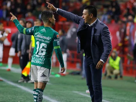 León quedó fuera insólitamente y Twitter castigó a Ambriz por "miedoso"