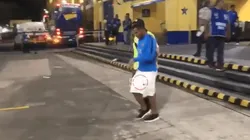 ¿Qué pasó Carlitos? Tevez se fue 5 minutos antes del final del partido