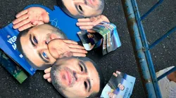 Polémica medida: no dejan ingresar las máscaras de Riquelme a la Bombonera