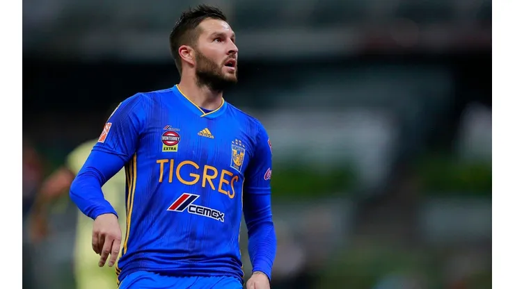 Gignac se recupera y mira fútbol luego de marcarle al América