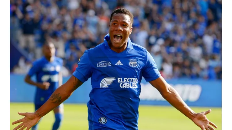 Daniel Angulo con la camiseta de Emelec.