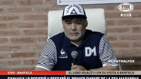 Maradona fuerte contra el arbitro: "Espinoza ve menos que Andrea Bocelli"