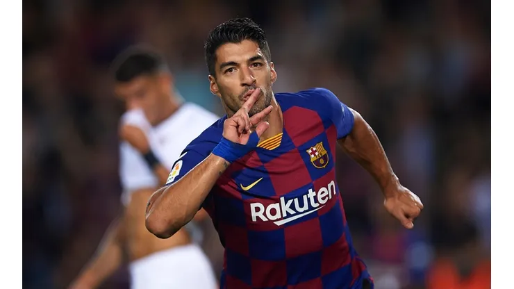 Luis Suárez festejando un gol en Barcelona.