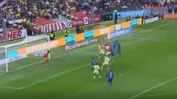 Pizarro ganó en el aire y anotó el gol de la igualdad