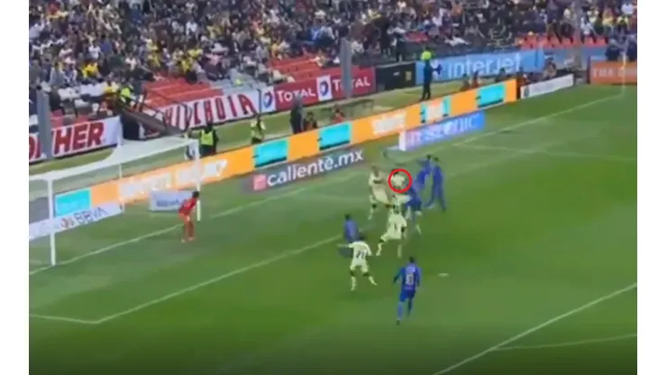 Pizarro ganó en el aire y anotó el gol de la igualdad