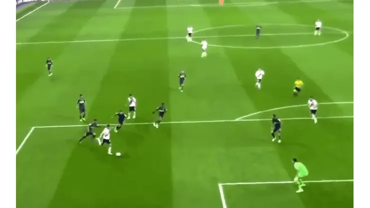 Foto del gol del Oso Pratto en Madrid.