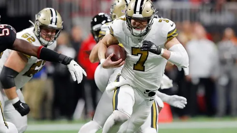¡Lo hizo de nuevo! El increíble partido de Taysom Hill contra los Falcons.