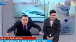 Video viral: contaban una noticia sin saber que detrás suyo había una pantalla diabólica