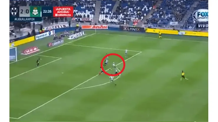Furch se hizo un espacio y marcó el gol para acercar a Santos