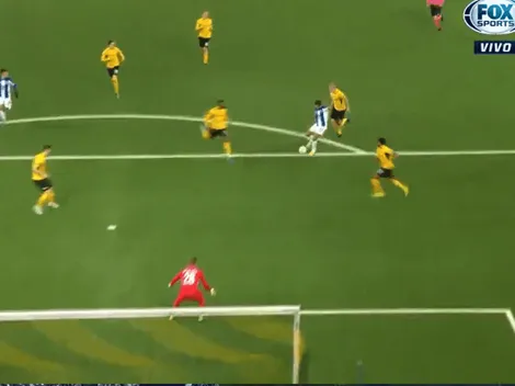 Tecatito Corona no podía creer el gol que falló para Porto