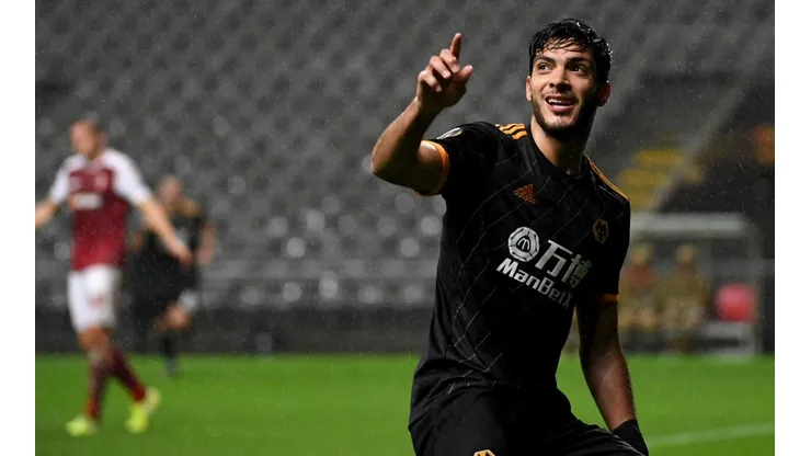 El gran partido de Raúl Jiménez para Wolves frente a Praga