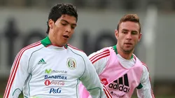 Layún felicitó a Jiménez por su brillante actuación con Wolverhampton