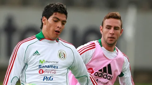 Layún felicitó a Jiménez por su brillante actuación con Wolverhampton