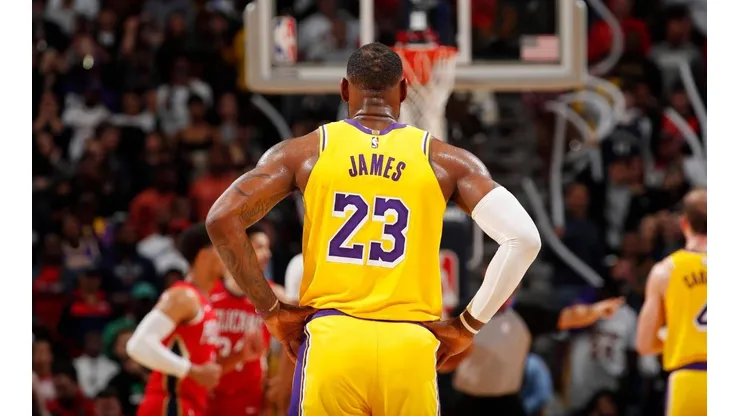 LeBron James se fue a acostar con su esposa y se encontró con una sorpresa