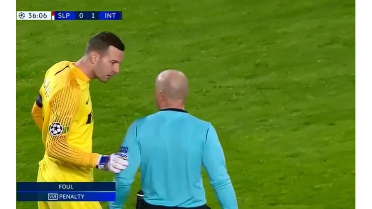 Al Inter le anularon un gol a Lukaku ¡para cobrarle penal al Slavia Praha!