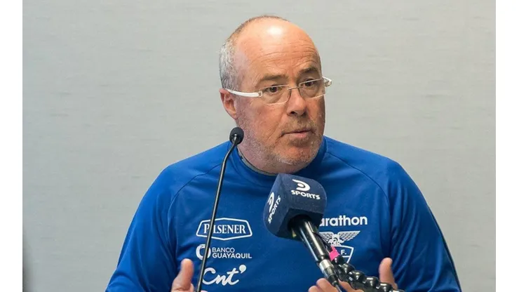 Jorge Célico al frente de la Selección Ecuador.
