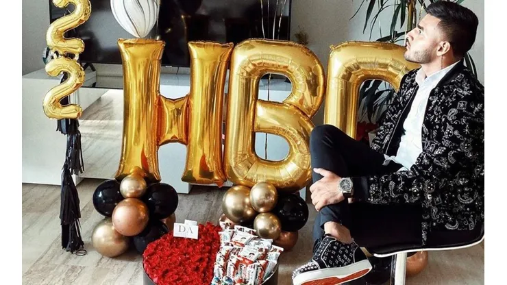 Mier descubrió lo que le regalaron a Vega y lo trolleó