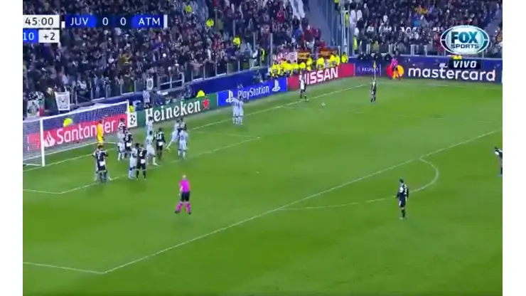 ¡Está loco! El golazo imposible de Dybala de tiro libre ante Atlético Madrid