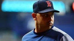 En Boston piden despido de Álex Cora por el motivo más insólito