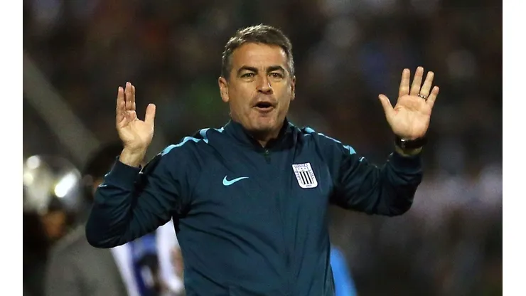 Bengeochea tiene un campeonato y un subcampeonato en Perú.