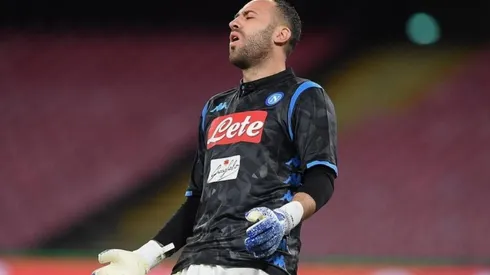 Ospina tendrá que pagar millonaria multa por incumplir las reglas del Napoli