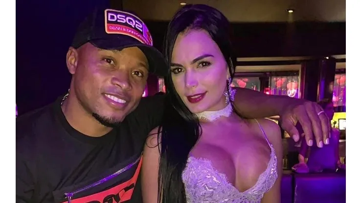 Camilo Zuñiga publicó una foto con su suegra y enamoró a todos por su belleza