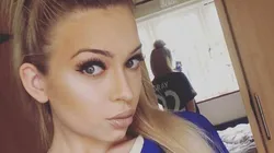 Su novio juega en la Premier, estaba sin ropa en su casa y le entraron a robar con un machete