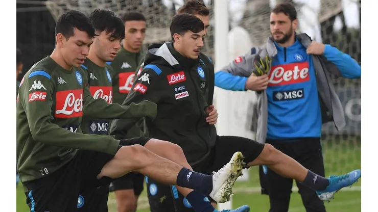 Lozano recibió una multa económica por parte del Napoli
