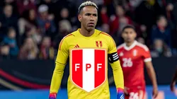 Pedro Gallese tapando para Perú.