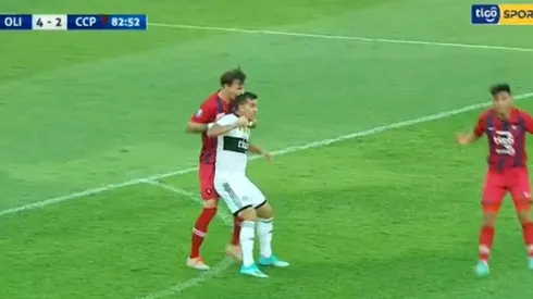 El momento de la agresión de Fernando Amorebieta.