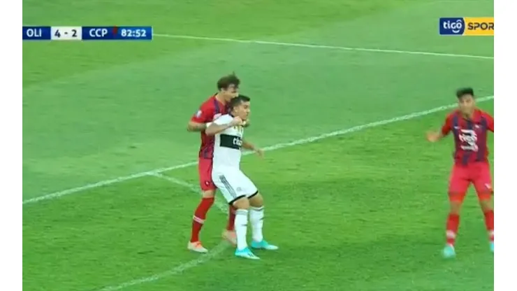 El momento de la agresión de Fernando Amorebieta.