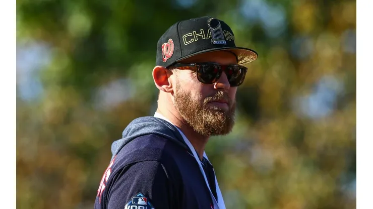 Rumor: Stephen Strasburg firmaría con un equipo de Los Ángeles