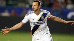 Ibrahimovic festejando un gol en Los Ángeles Galaxy.
