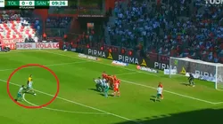 La excelente definición del 10 de Santos Laguna para el 1-0 parcial.