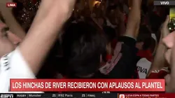 Pura emoción en el retorno de River al hotel.